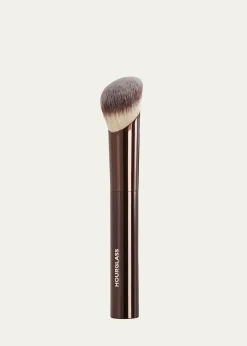 Hourglass CosmeticsAmbient Soft Glow Foundation Brush