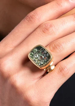 Vram18K Green Sapphire Ring